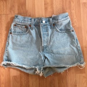 Levi’s Wedgie Fit Light Wash Denim Jean Shorts